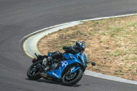 GSX-8R 19
